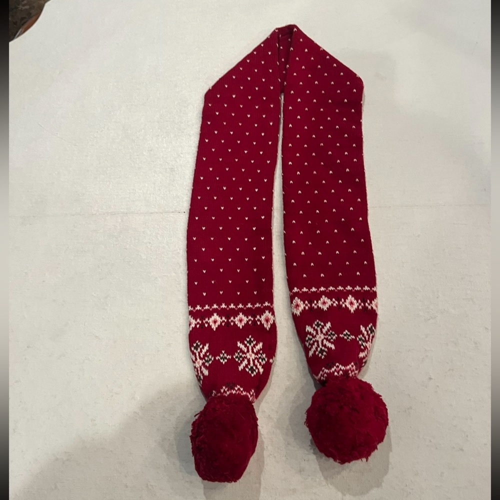 Gymboree kids Red and White snowflake Knit Scarf with poms. So cute!